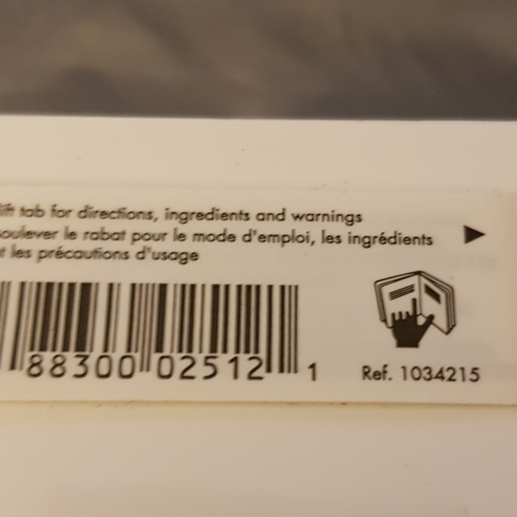 🚫SOLD🚫 Calvin Klein Light Coverage Foundation - Picture 4 of 6